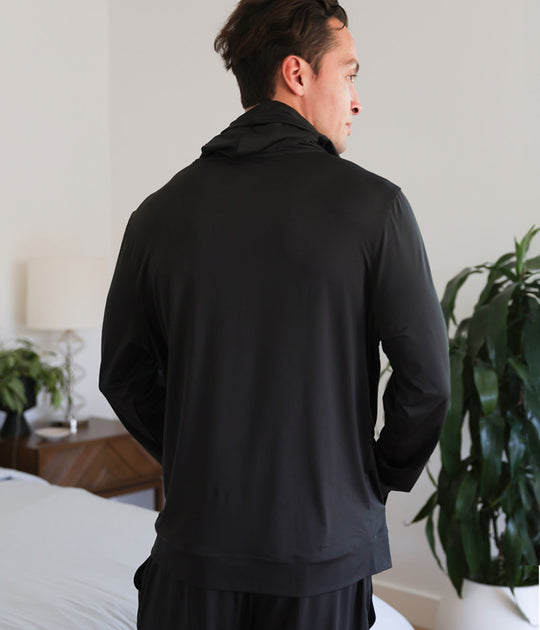 Model wearing black SHEEX Men's Hoodie #choose-your-color_black