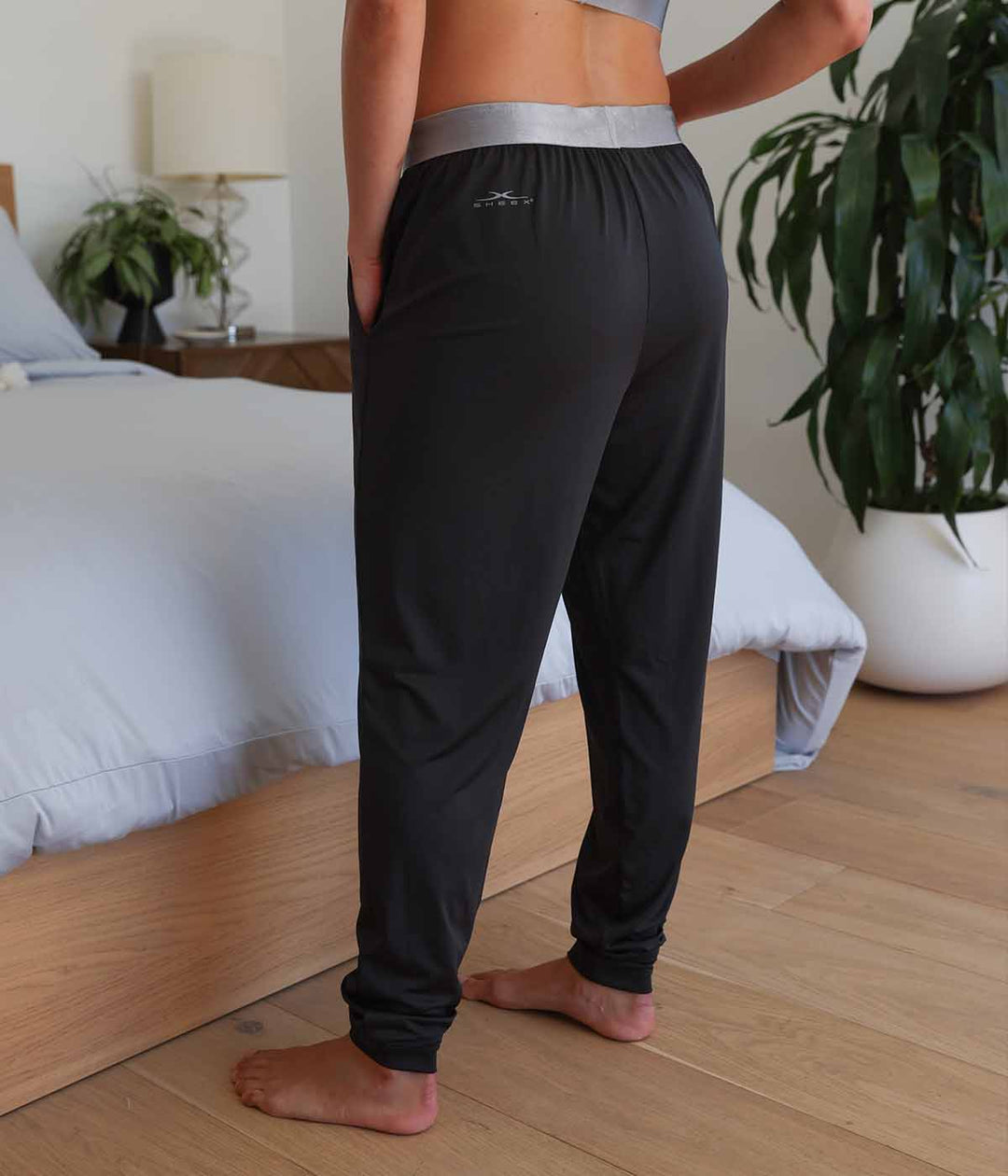 SHEEX Women's Modern Jogger black#choose-your-color_black